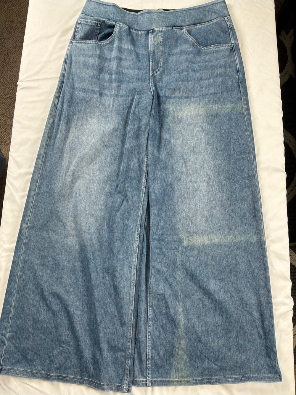 Halara Light Blue Wide-Leg Women's Jeans with Flaw!